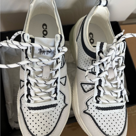 Coach Woman’s Black and White CitySole Noe Runner Size 5.5 - Picture 6 of 12